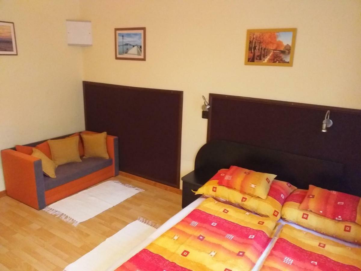 Balatonszemesi Nyaralohaz Villa Buitenkant foto